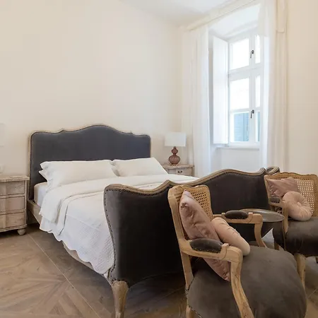 The Byron Gostinjska kuća 4*