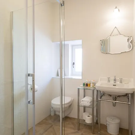 Gostinjska kuća The Byron 4*