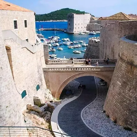 Penzion The Byron 4*