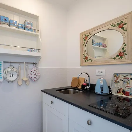 Guest house The Byron 4*