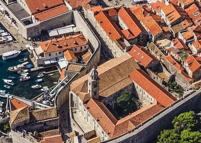 Guest house The Byron