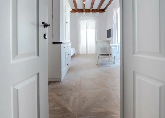 The Byron Guest house