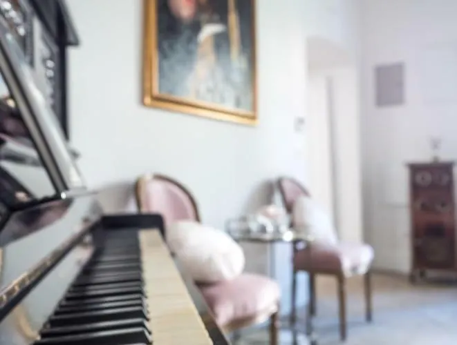 Guest house The Byron