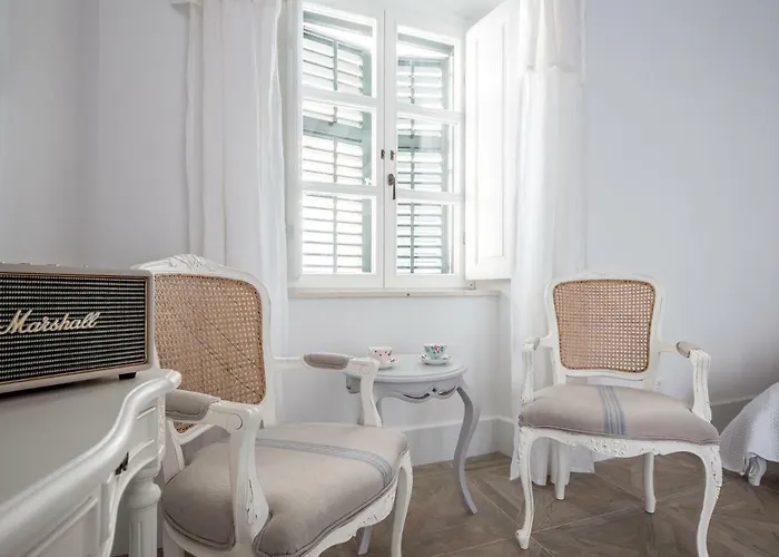 The Byron Guest house 4*