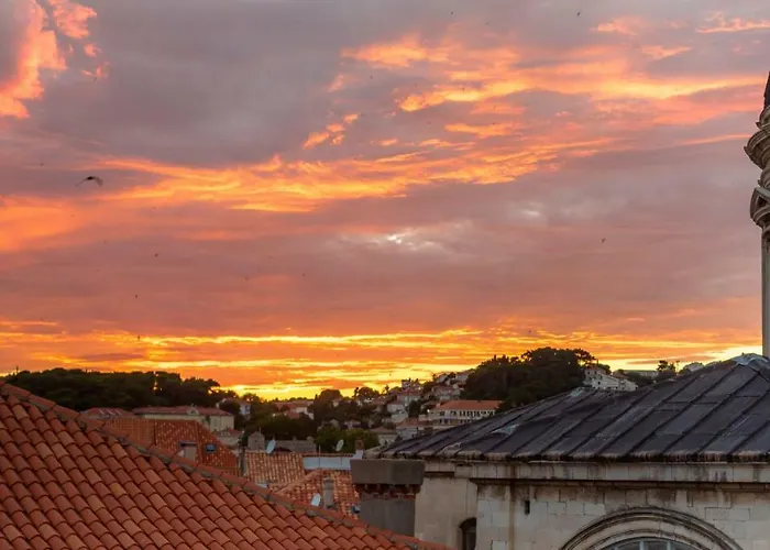 Guest house The Byron