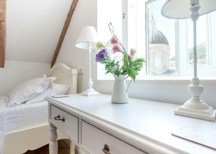 Guest house The Byron 4*