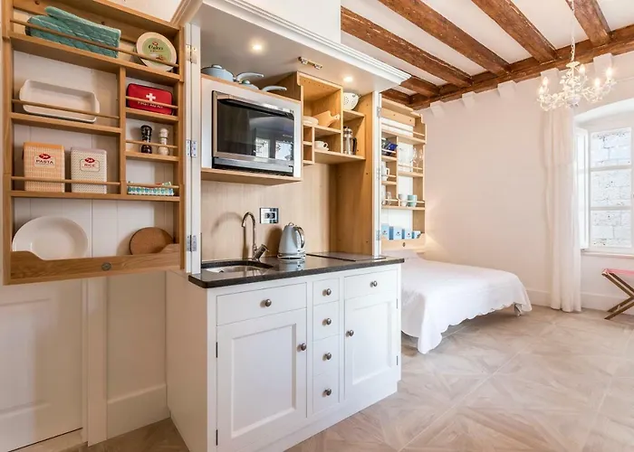 The Byron Guest house