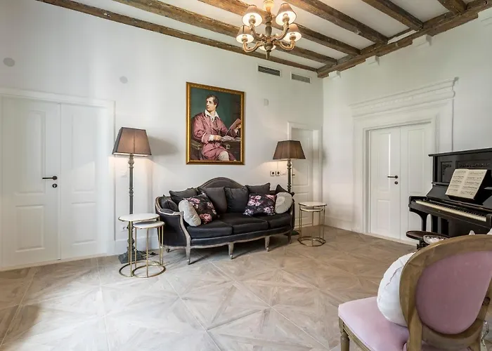 The Byron Guest house 4*