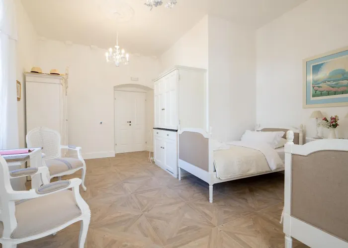 The Byron Гостевой дом 4*