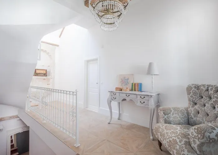 The Byron Гостевой дом